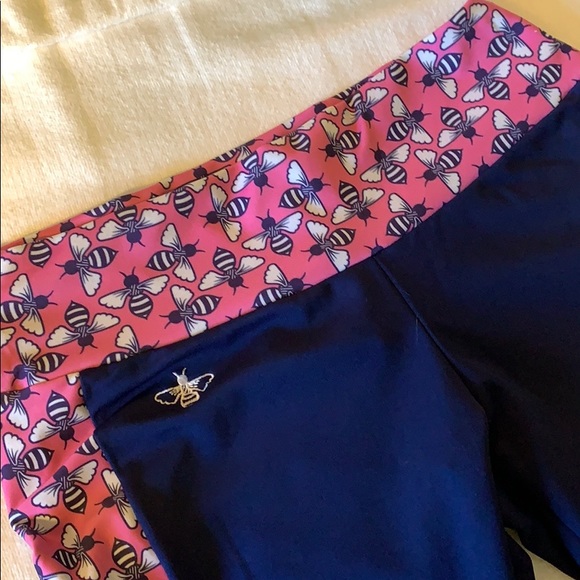 Lily Grace yoga pants with bumblebee - Picture 3 of 3